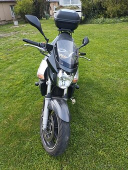 Suzuki GSR 600 - 7