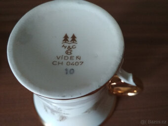 porcelánový šálek s podšálkem, značený - 7