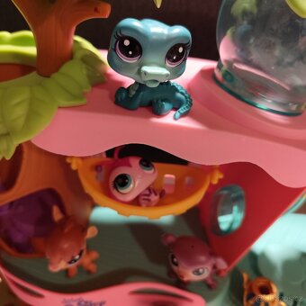 LPS stromový domeček zvířátka a doplňky - 7