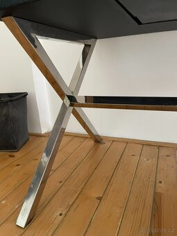 Černý stůl se vzorem krokodýlí kůže Kare Design - 7