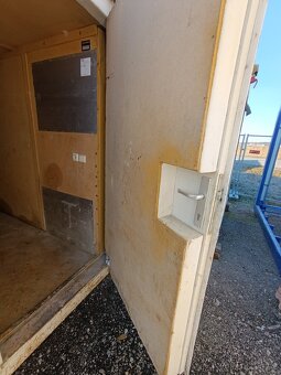 Zateplený skladový kontejner IZZY 3x2,5m (10ft) - 7