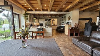 Novostavba RD 360m2 s 3 byty na pozemku 2.800 m2 u Telče. - 7