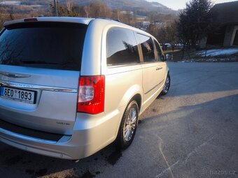 Chrysler Town and Country STOWN 3,6 Benzín 211 Kw - 7