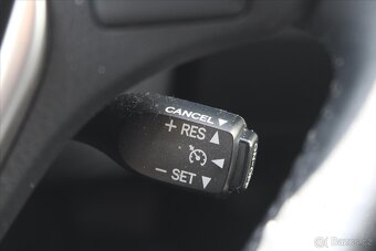 Toyota Auris 1.8i HYBRID STYLE ČR (2014) - 7