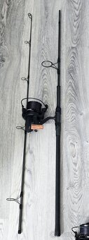 Set prutů a navijáků Sonik Insurgent 9ft - 7