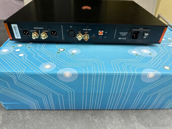 HoloAudio – Spring 3 DAC KTE Kitsune Edition Level 3 (R2R – - 7