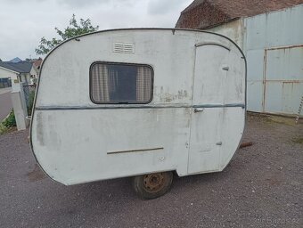 Obytný přívěs karavan chatka - 7
