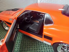 Prodám Ford Mustang Mach 1 - červený, 1:18 - Highway61 -nový - 7