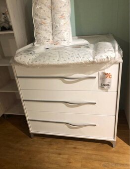 Komoda + postýlka + matrace - 7