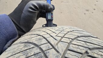 Celoroční pneumatika 245/40/18 Goodride - 7