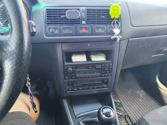 Prodám VW golf 4 variant - 7