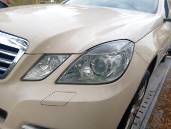 Prodám náhradní díly na mercedes e 220cdi - 7