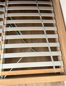 Postel Ikea 140x200 + nocni stolek - 7