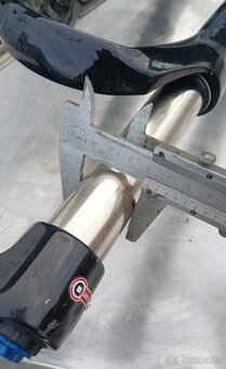 Vidlice SUNTOUR 27.5 10xcr 120mm s pevnou osou - 7