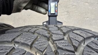 Zimní pneu 235/45/18 Kumho - 7