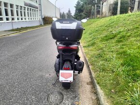 Aprilia SR GT 200 - 7