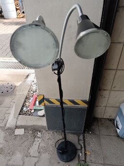 Stojací úsporná lampa led, nastavitelná do různých směrů. - 7