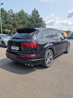 Audi SQ7 - 7
