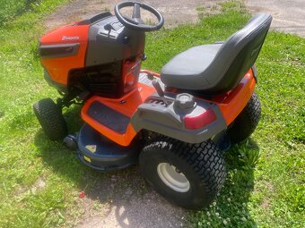 Zahradní traktor Husqvarna YTH 184 T - 7