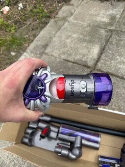 Pouzity vysavac dyson V8 - 7