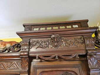 Skříně,komody,skleník,trofeje,paroží. - 7