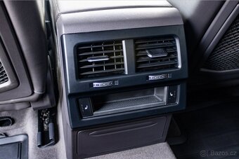 Volkswagen Touareg 3.0 TDI / TOP STAV / Night VIsion / Masáž - 7