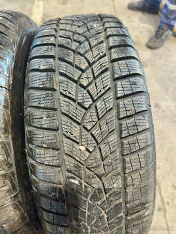 Prodám komplet zimní kola na Mazdu cx-30 vč. disků, ventilků - 7