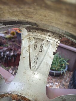 Alu kola Dezent 5x112 R17 celoroční pneu - 7