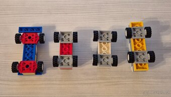 30510 LEGO Classic - 90 let aut - 7