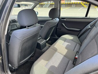 BMW E46 316i 85 kW – facelift 2002, černý antracit - 7