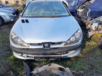 Peugeot 206 1.1i 44.KW r.v. 2002, motor HFX - pouze díly - 7