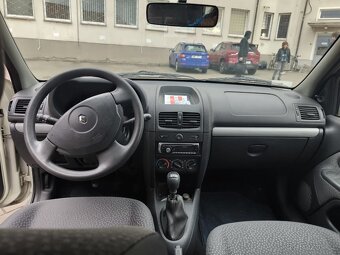 Renault CLIO - 7