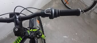 Author matrix 24". - 7