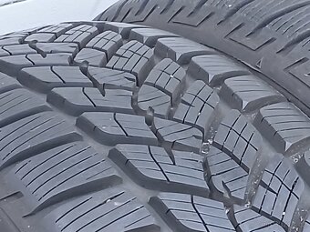 Zánovní zimní pneu Fulda 205/60/17 vzorek 8,5mm - 7