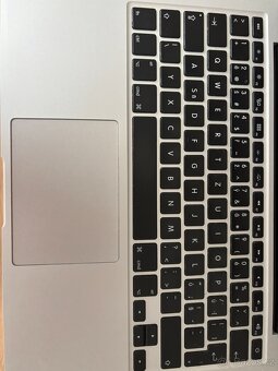 Macbook pro 13 palců - 7