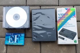 VHS kazety a DVD - 7