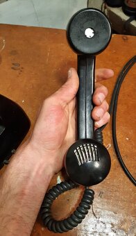 Bakelitový telefon TESLA z roku 1978 - 7