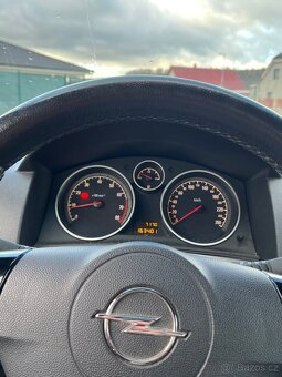 Opel Astra H TwinTop Cabrio - 7