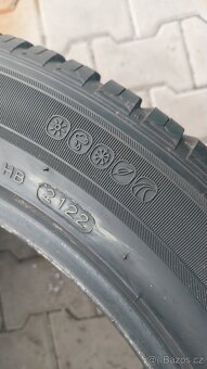 Prodám 2 x celoroční pneu Hankook 235/50/19 - 7
