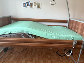 Polohovací Lůžko Eloflex4 s Polohovacím Stolkem - 7