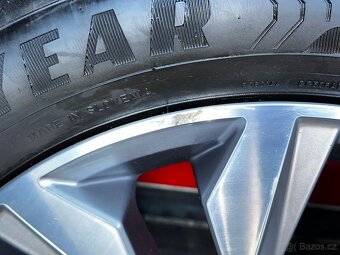 Original ALU kola VW Soho 17" 7J ET40 letní pneu 215/55/R17 - 7