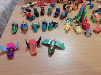 350 kusů kinder technika - 7