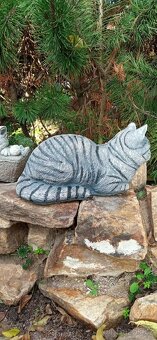 Zahradní dekorace- Dřímající kočka 2 - 7