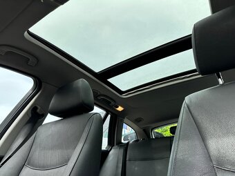 BMW E91 320d M47 automat kůže navigace panorama - 7