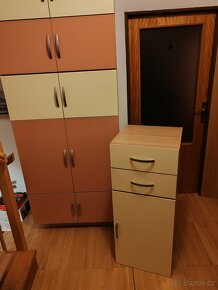 Skříně / sestava skříněk do pokojíčku - 7