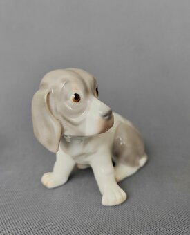 Sedící a smutný porcelánový figurky štěňata Bígl styl Lladro - 7