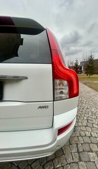 VOLVO XC90 2.4D5 147KW 4x4 -7MÍST-AUT-KŮŽE-TAŽNÉ-DPH-156Tkm - 7