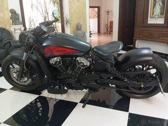 Indian scout bobber Dark Horse Custom - 7