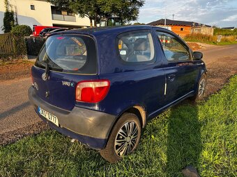 Toyota Yaris 1.0 VVT-i r.2001 - 7