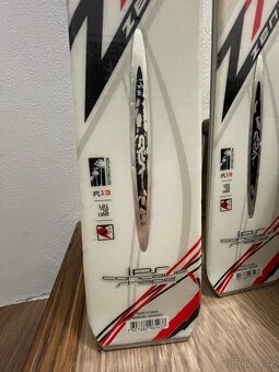 Sjezdové lyže Rossignol + hůlky - 7